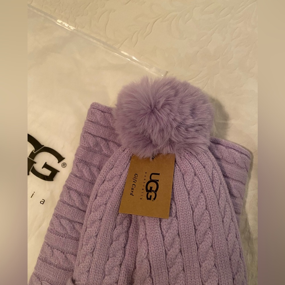 NWT Ugg Australia beanie and scarf in lavender - Picture 4 of 6